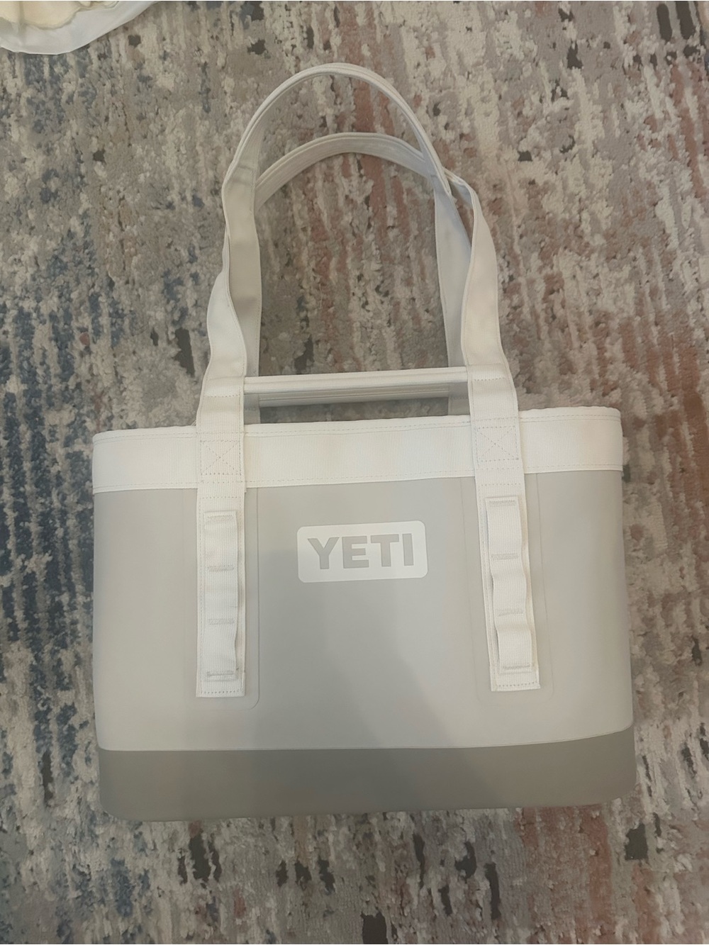 YETI Camino Zip 18L in Cape Taupe